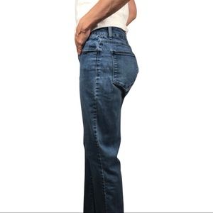 Lee Classic 1889 Jean, medium blue color